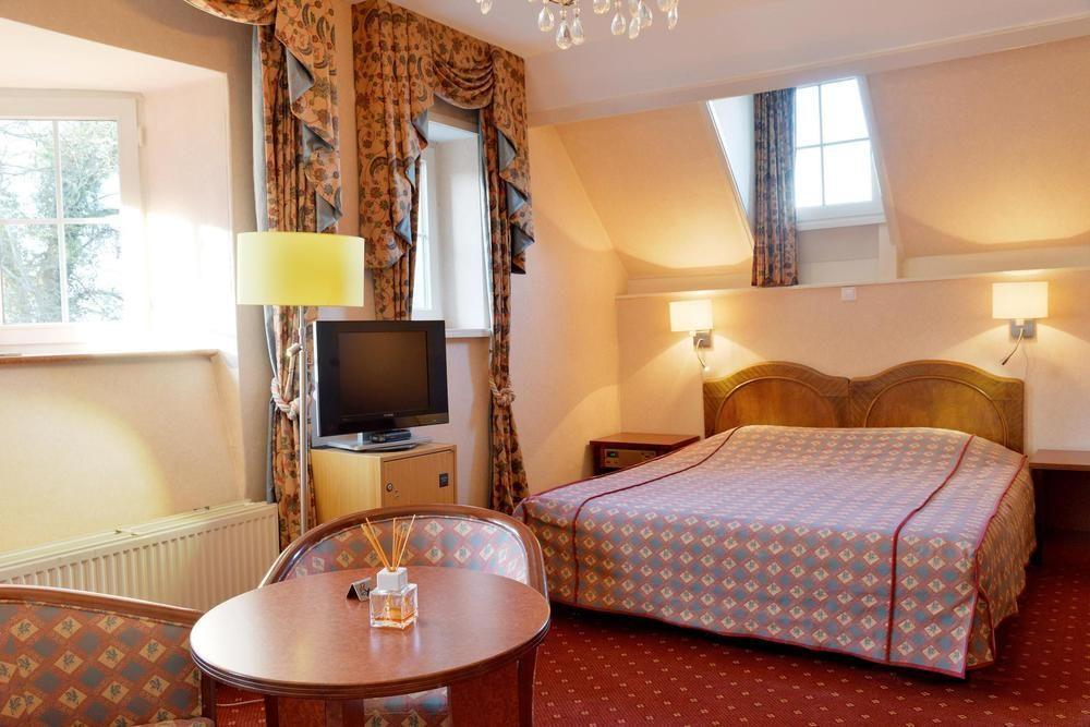 Hotel Kasteel Geulzicht Maastricht Bagian luar foto