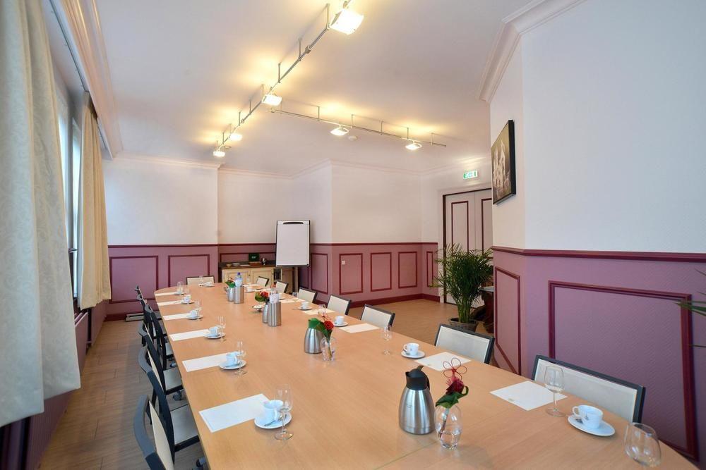 Hotel Kasteel Geulzicht Maastricht Bagian luar foto