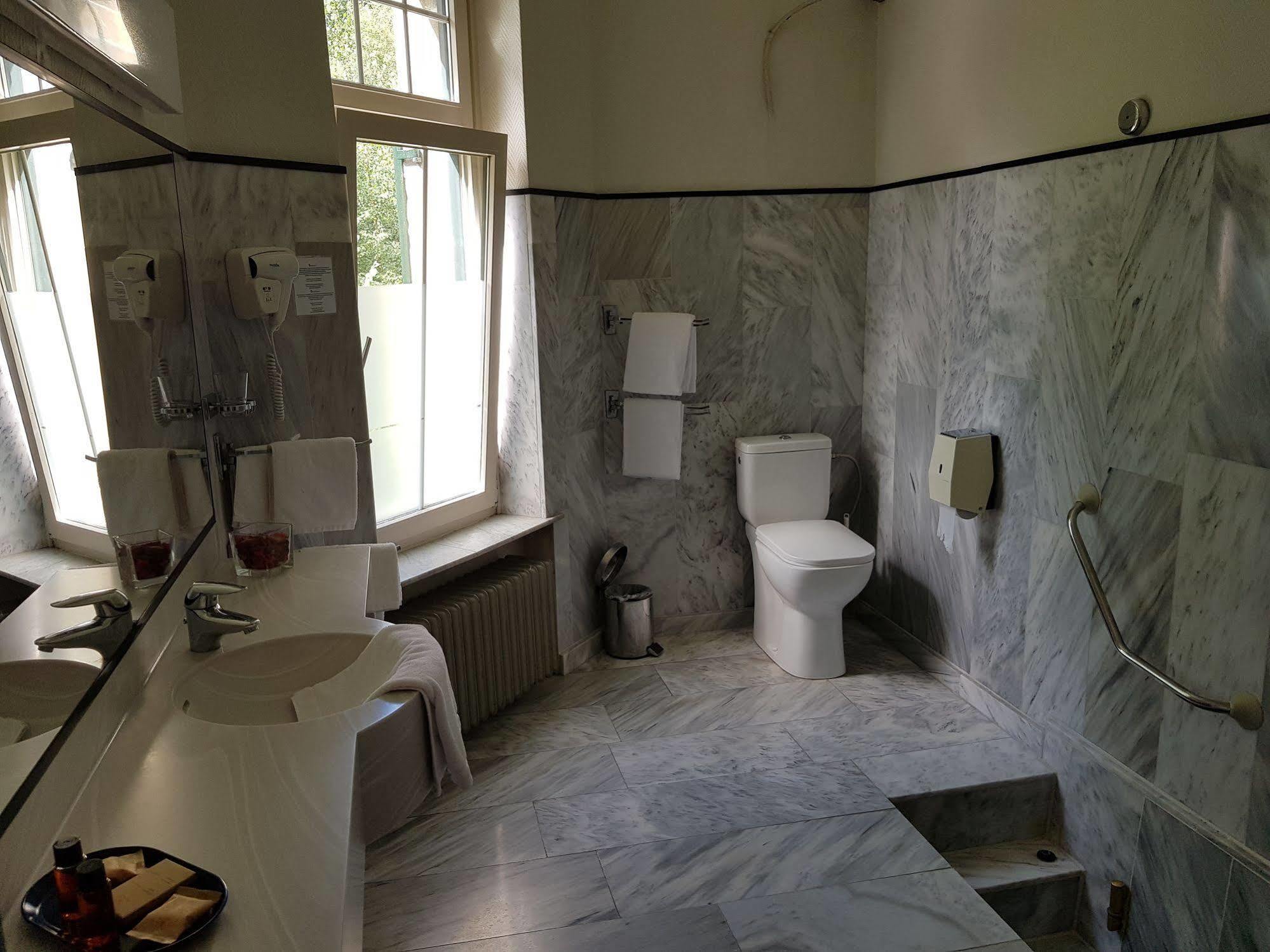 Hotel Kasteel Geulzicht Maastricht Bagian luar foto
