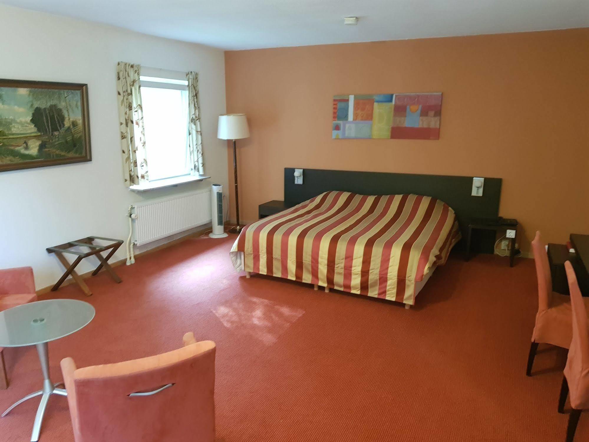 Hotel Kasteel Geulzicht Maastricht Bagian luar foto